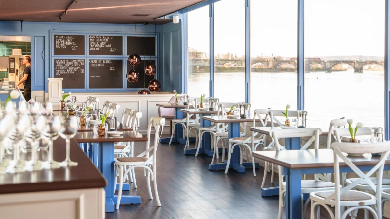 Brasserie-Bateau-Innen
