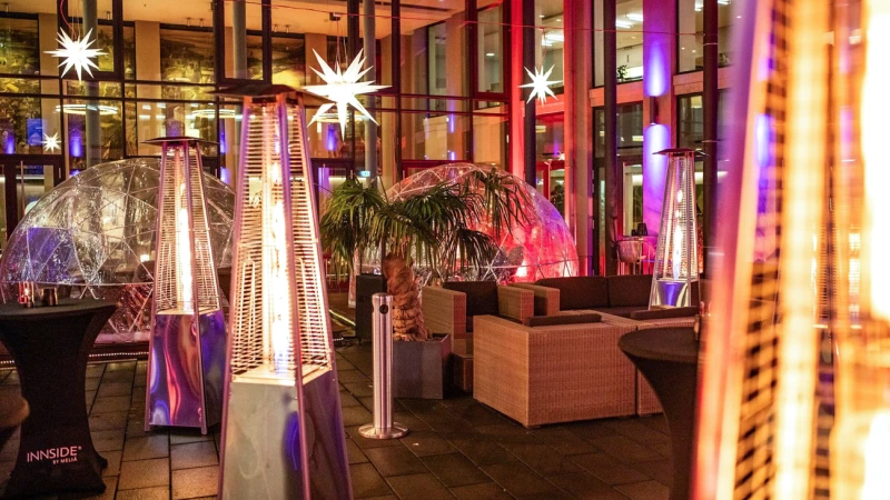 ven InnsideDresden-Ven Restaurant Patio night